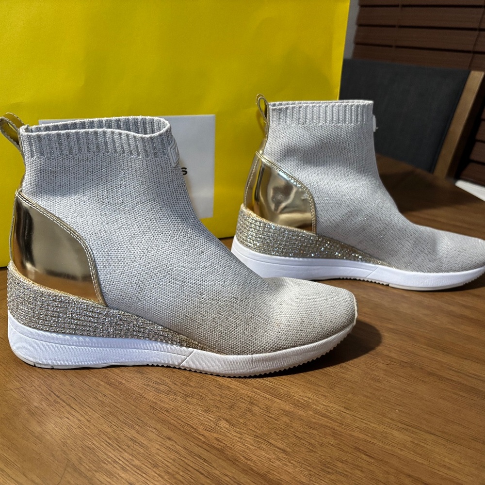 Michael Kors Skyler Embellished Metallic Stretch Knit Sock Sneaker Cream Size 10